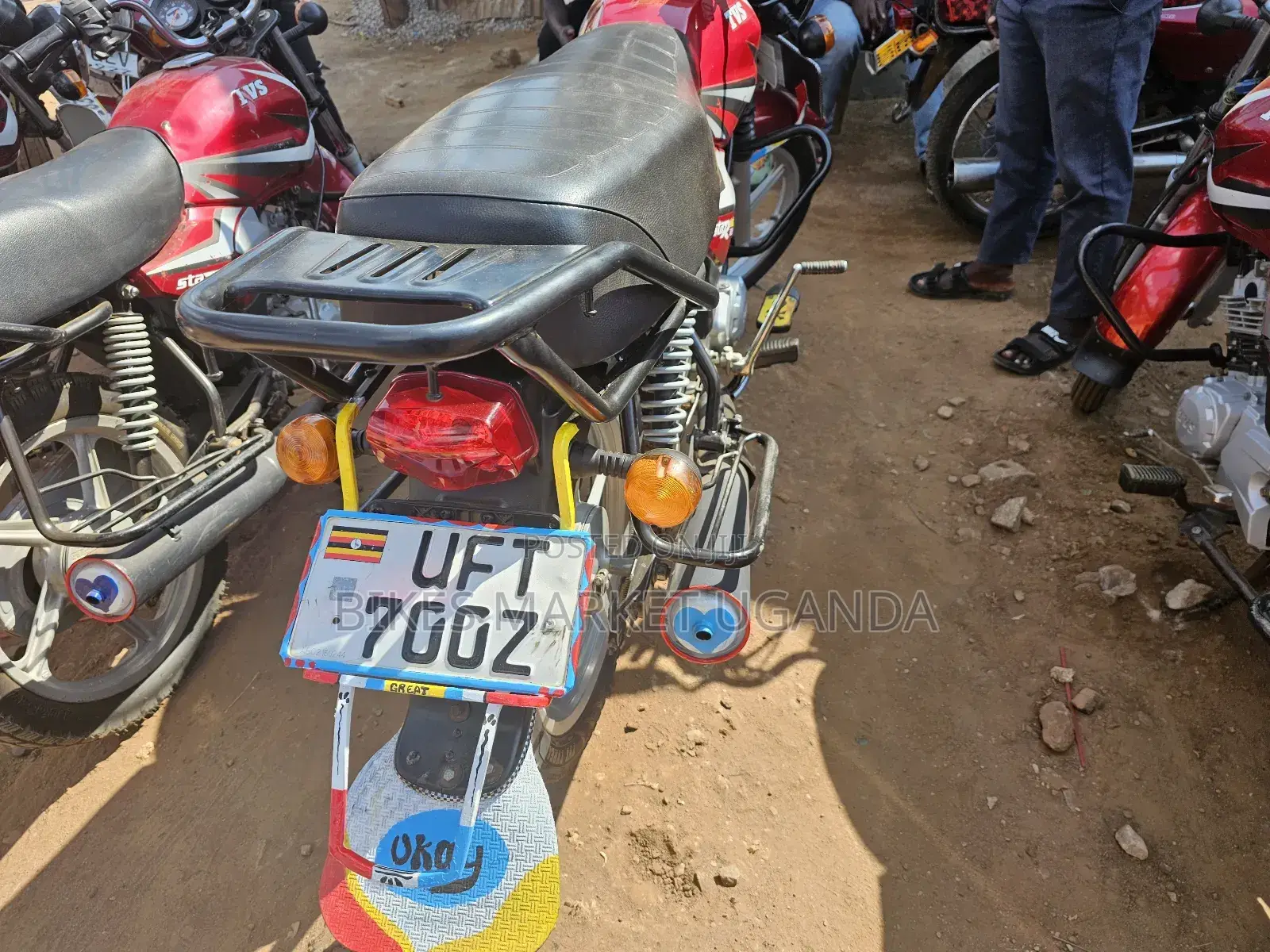 TVS HLX 125 2023 Red