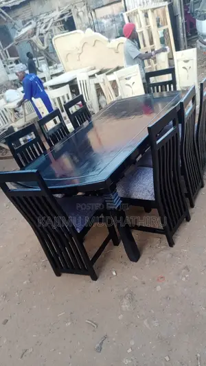 Eight Seater Mahogany Dinning Table