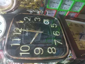 Wall Clock Golden /Anolag Wall Clock So Impressive