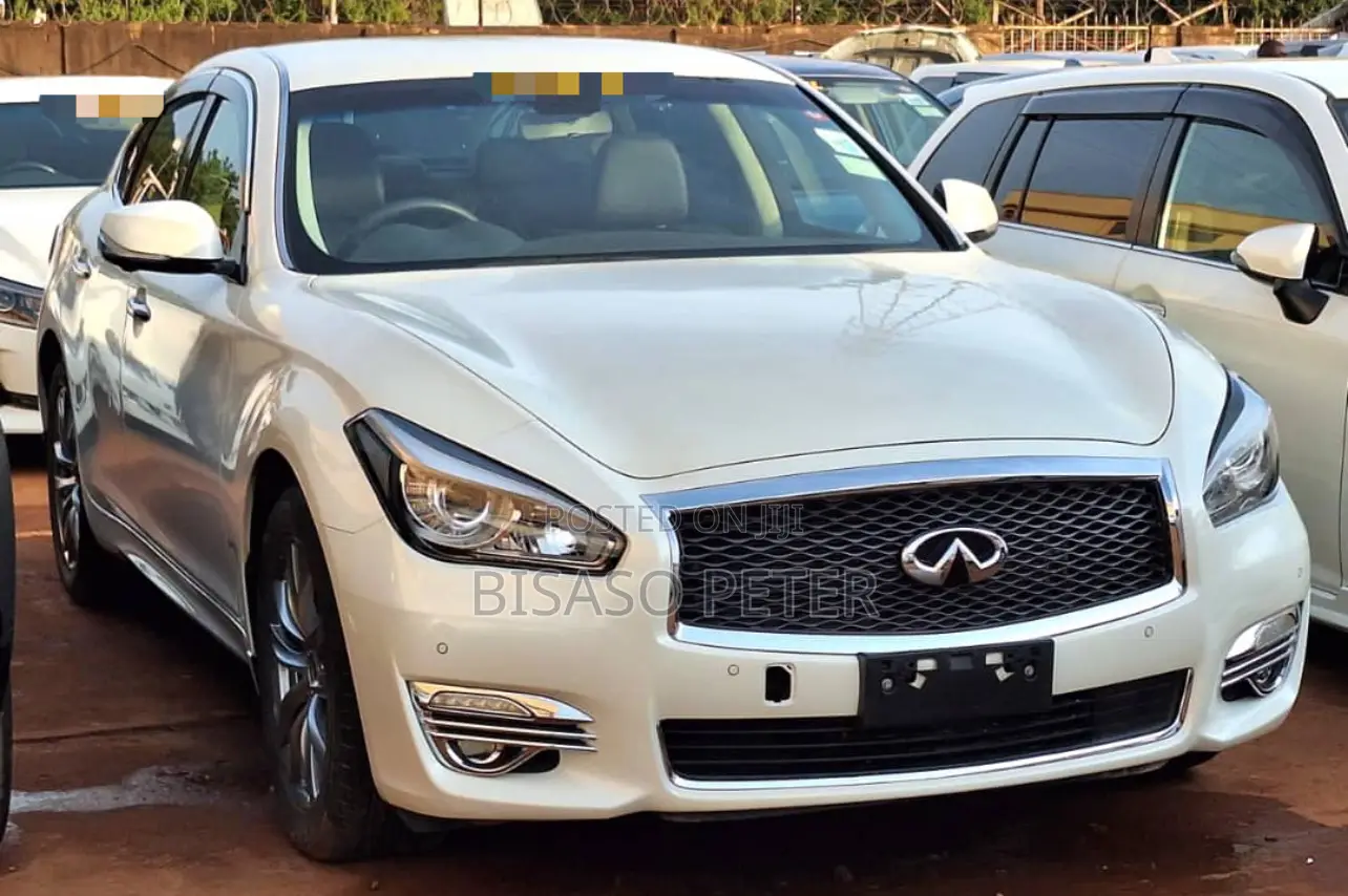 Nissan Fuga 2016 White