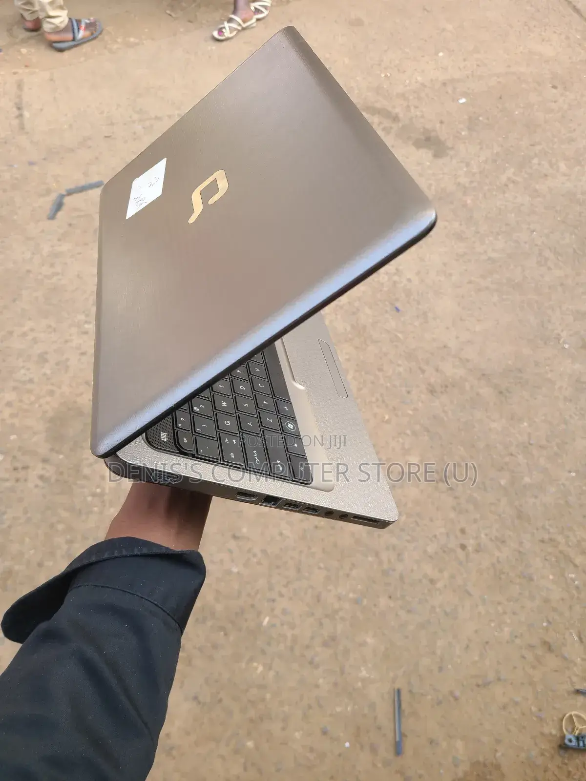 Laptop HP Compaq Presario V5000 4GB Intel Core I3 HDD+SSD 350GB