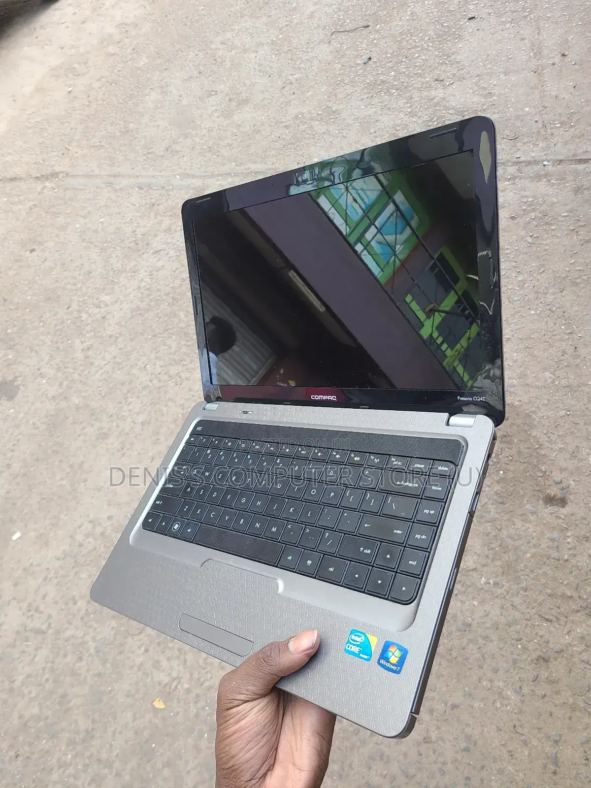 Laptop HP Compaq Presario V5000 4GB Intel Core I3 HDD+SSD 350GB