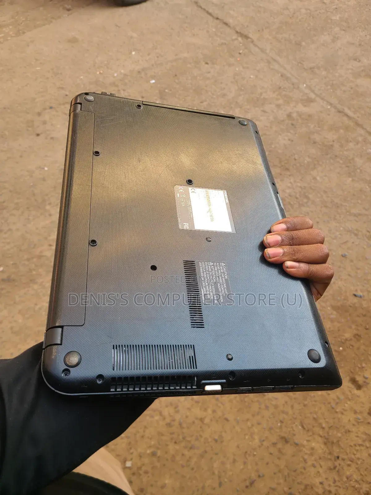 Laptop Toshiba Satellite A350 4GB Intel Celeron HDD+SSD 500GB