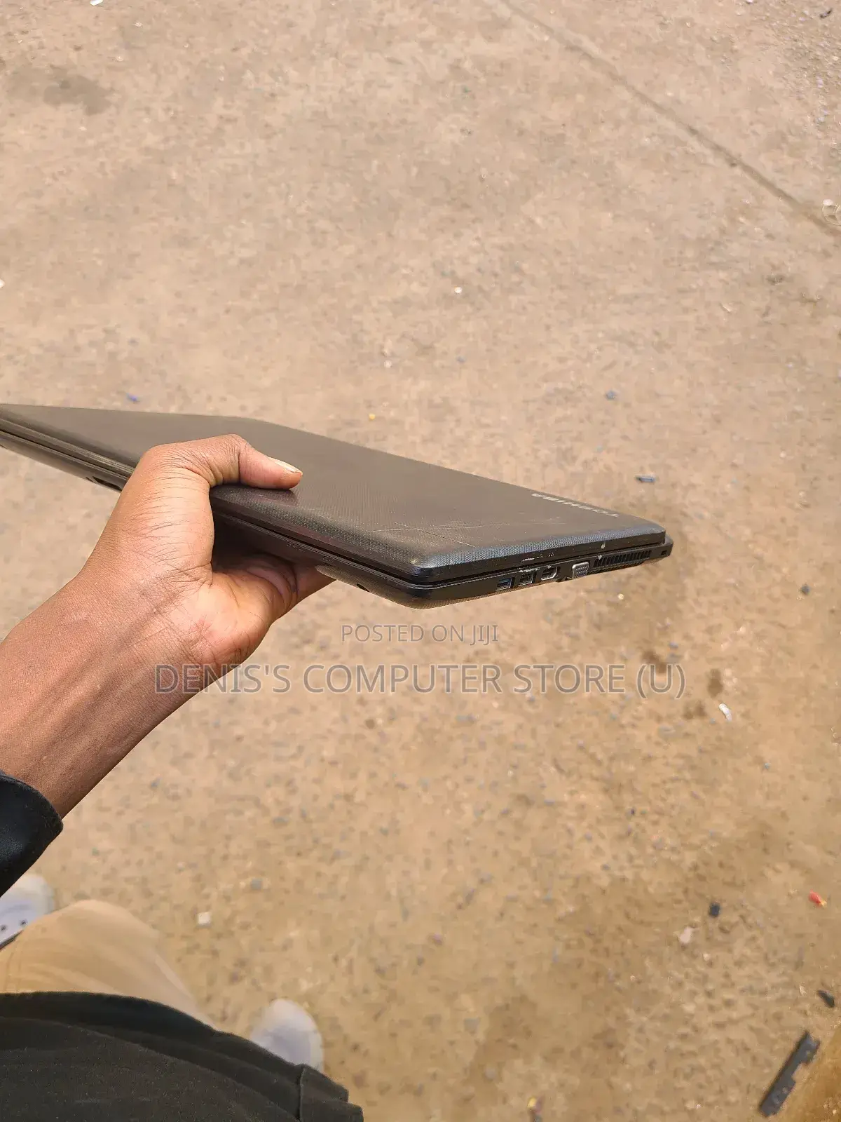 Laptop Toshiba Satellite A350 4GB Intel Celeron HDD+SSD 500GB