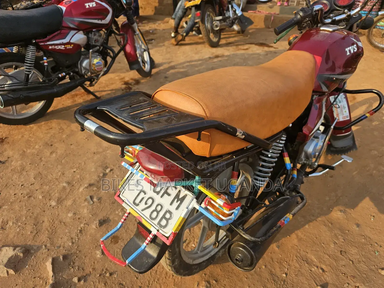 TVS HLX 125 2023 Red
