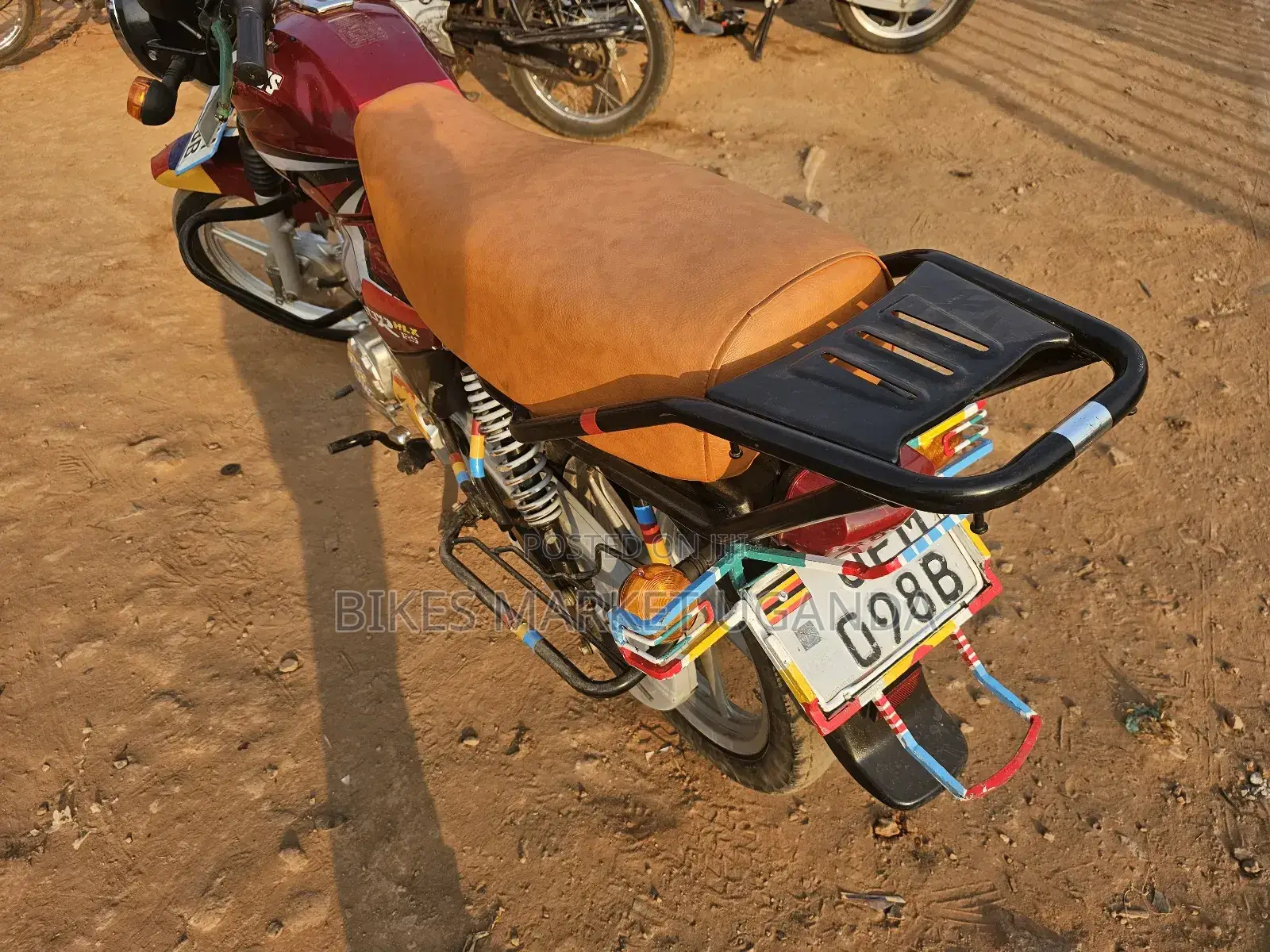 TVS HLX 125 2023 Red