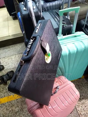Leaves King Vip Executive Briefcase. ( Black)