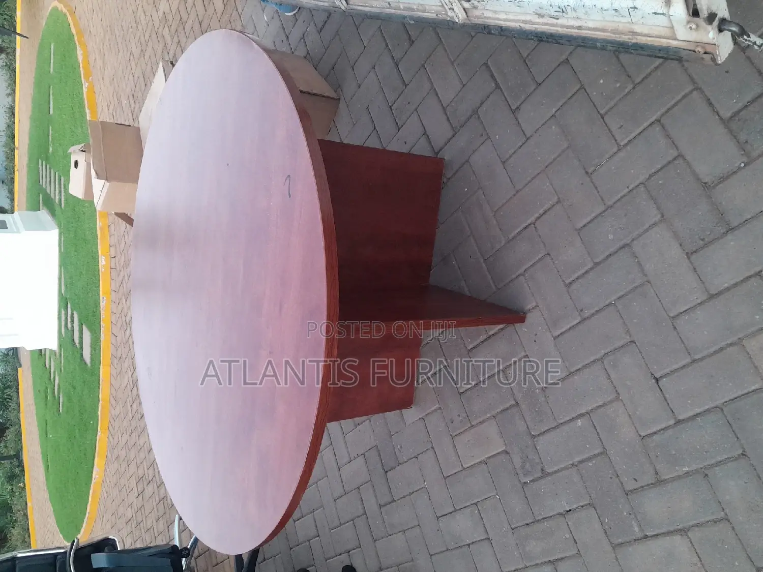 Comferelnce Round Table X Legs