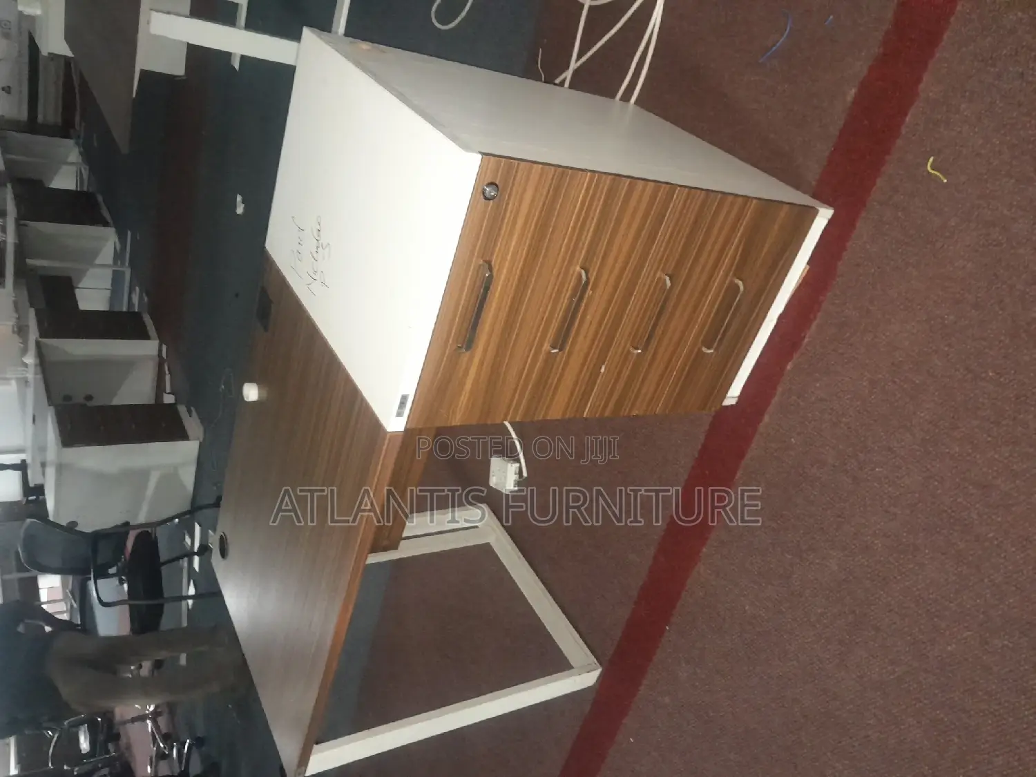 White Steel Legs Table