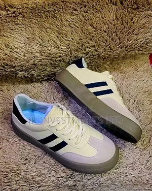 Adidas Sneakers