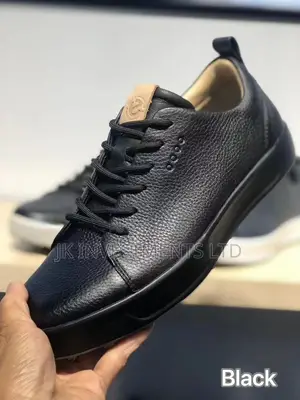 Ecco Sneakers