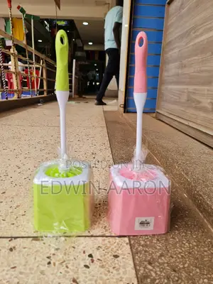 Plastic Toilet Brushes With Holders