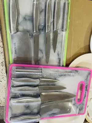 Stainless Steel Knife Set With Chopping Board