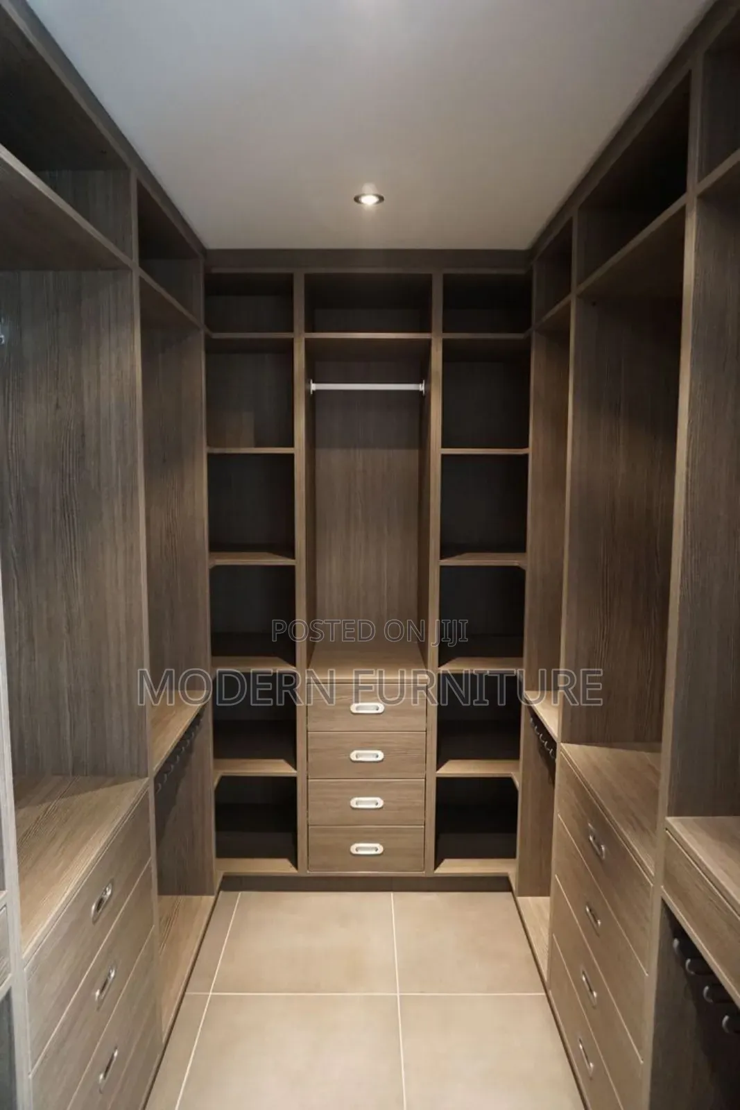 Master Bed Room Walk in Closet