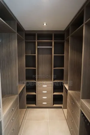 Master Bed Room Walk in Closet