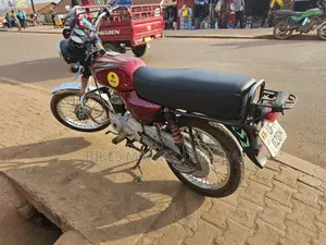 Bajaj Boxer 2023 Red