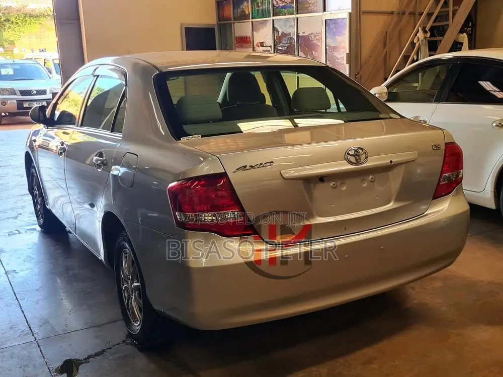 Toyota Axio 1.5 G 2WD 2009 Silver