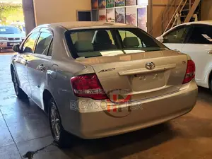 Toyota Axio 1.5 G 2WD 2009 Silver