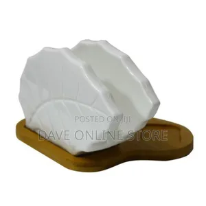 Leaf Pepper and Salt Shaker With Saviet Holder-White