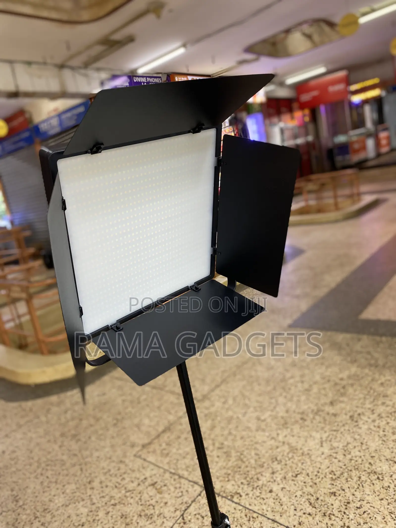 LED 660 Pro Studio Video Light