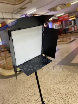LED 660 Pro Studio Video Light
