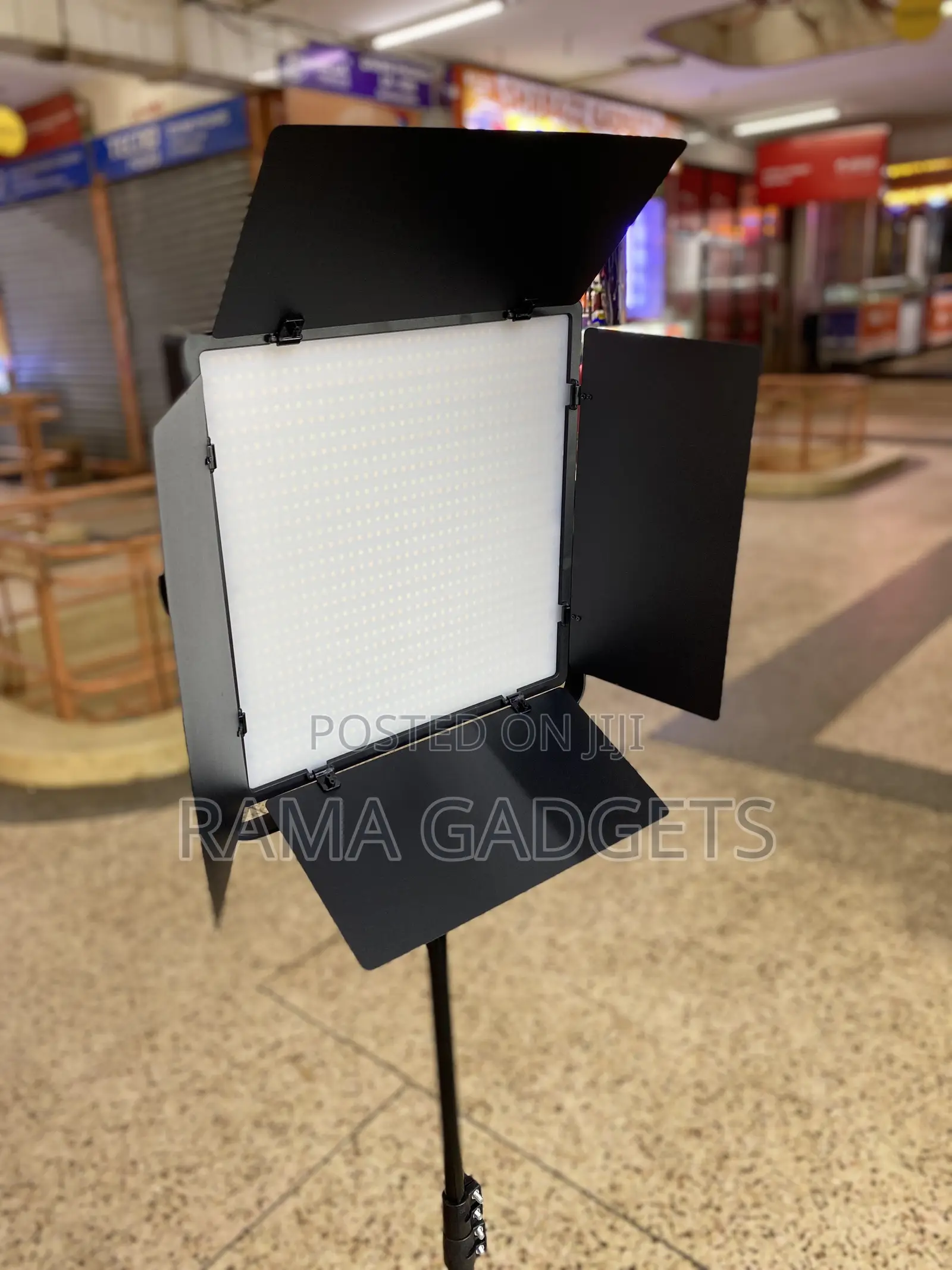 LED 660 Pro Studio Video Light