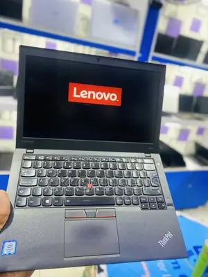 Laptop Lenovo ThinkPad X260 8GB Intel Core I7 HDD+SSD 512GB
