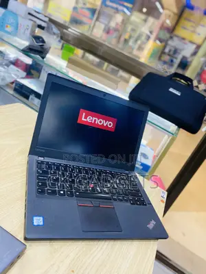 Laptop Lenovo ThinkPad X260 8GB Intel Core I7 HDD+SSD 500GB