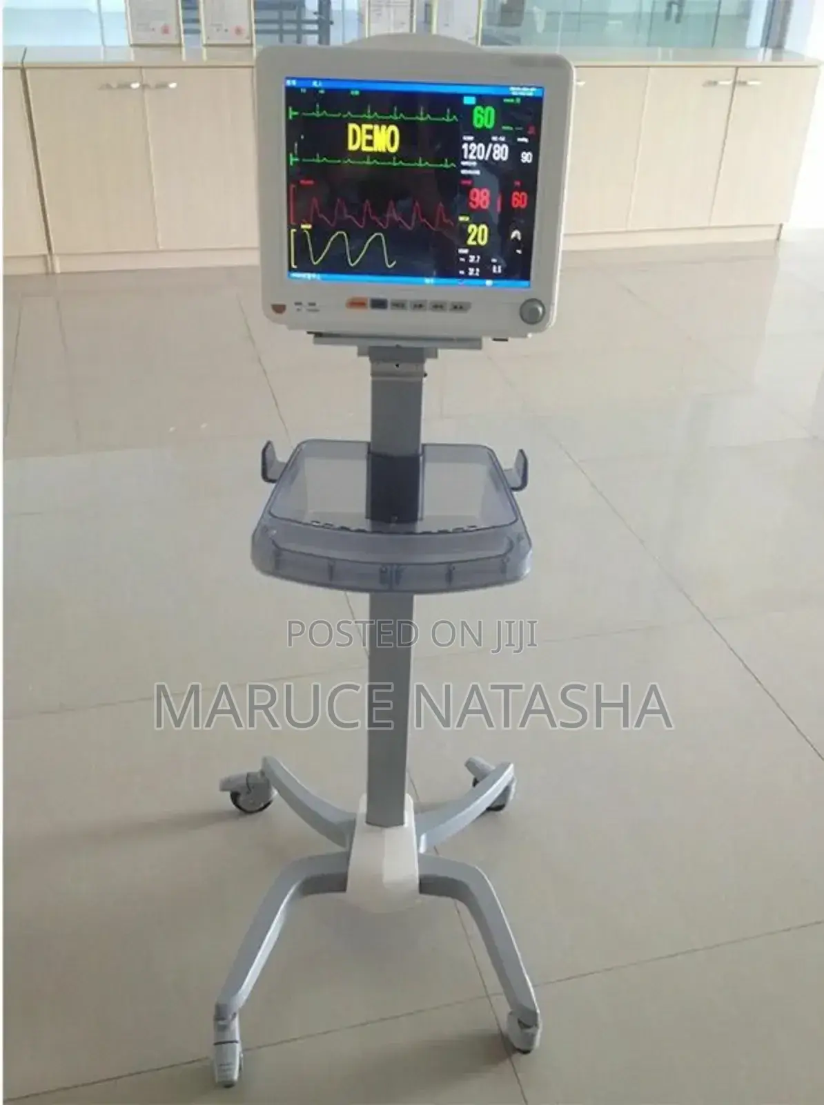 Patient Monitor With a Backup Battery(6 Parameters)