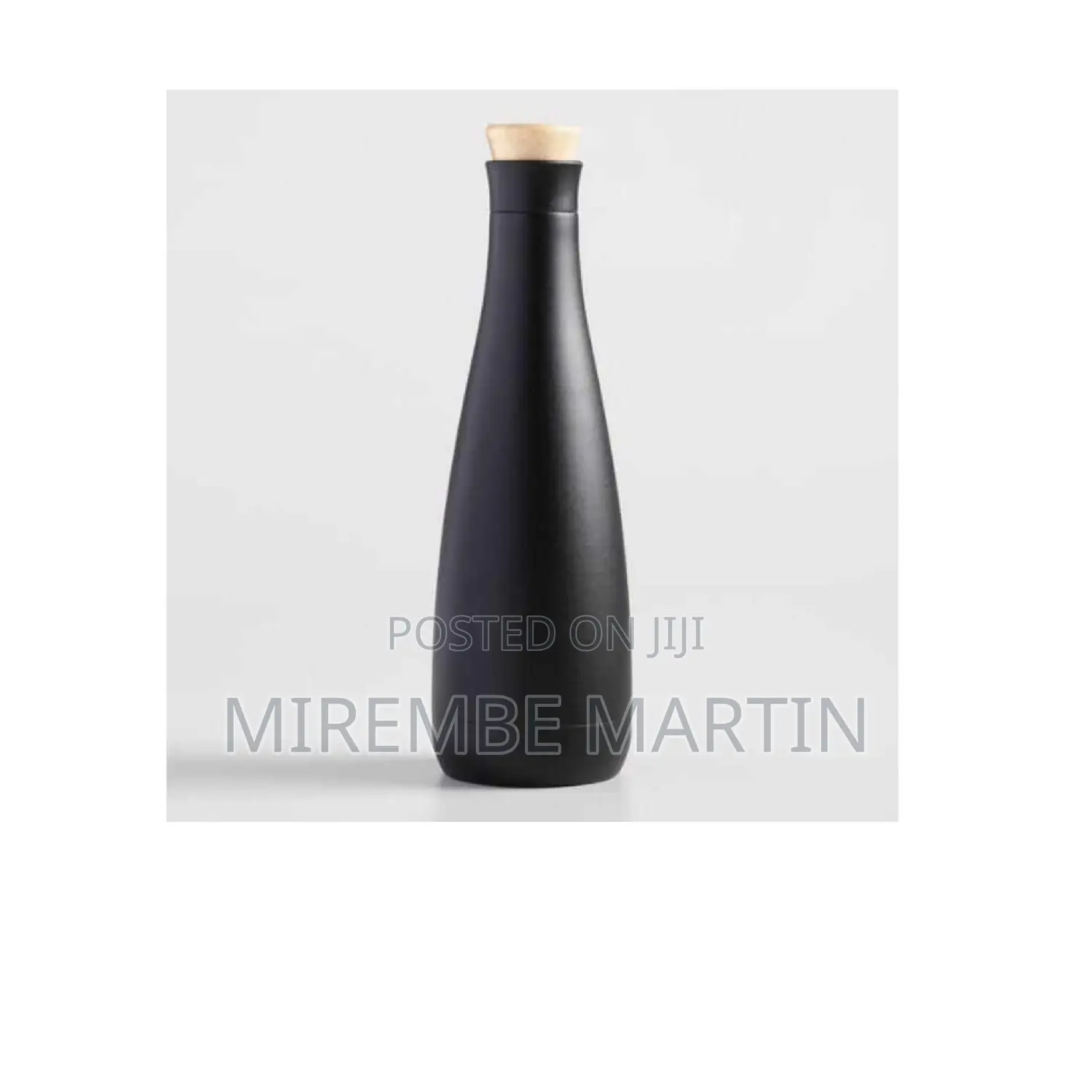 Distinguished Double Wall Black Vacuum Flask.