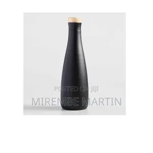 Distinguished Double Wall Black Vacuum Flask.