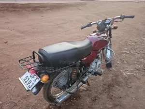 Bajaj Boxer 2023 Red