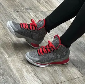Under Armour X Stephen Curry in Stock