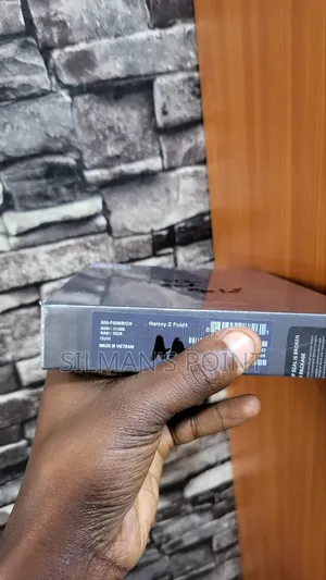 New Samsung Galaxy Z Fold4 512 GB Gold