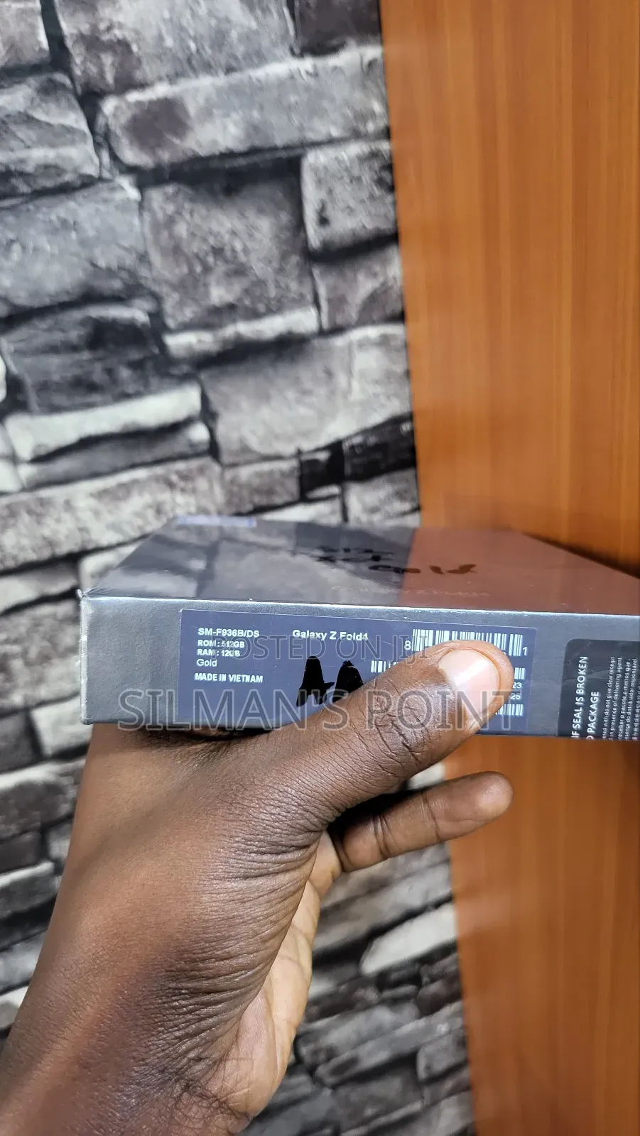 New Samsung Galaxy Z Fold4 512 GB Gold