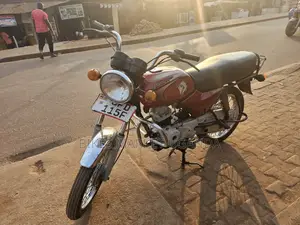 Bajaj Boxer 2021 Red
