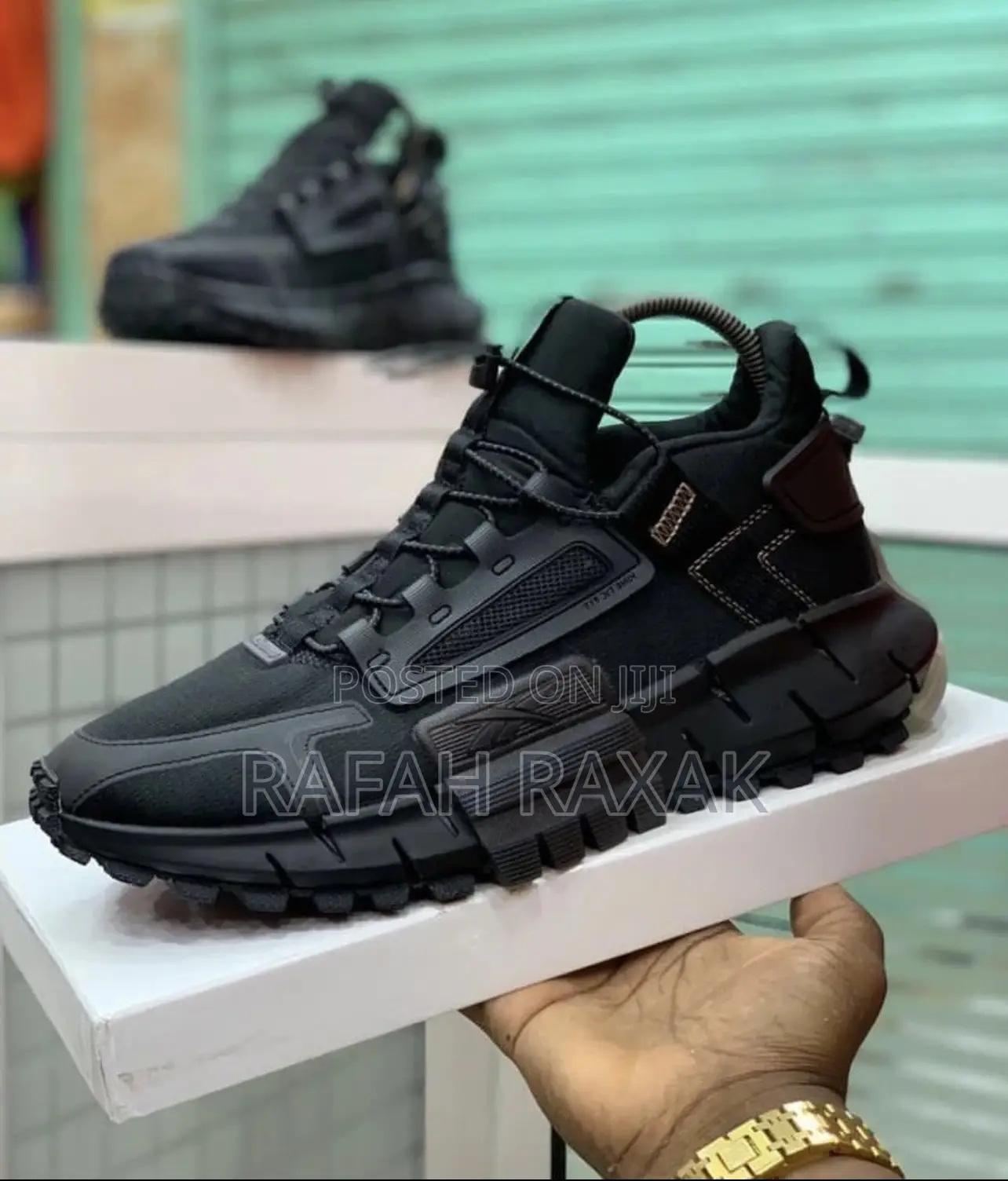 Original Black Reebok Zig Kinetica Edge Sneakers