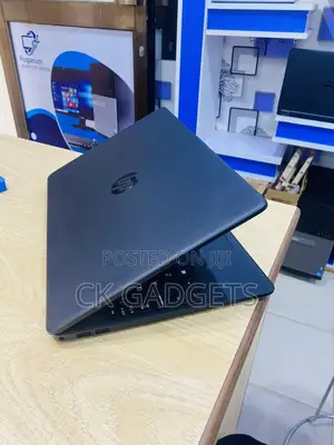 Laptop HP 250 G8 8GB Intel Core I7 HDD+SSD 256GB
