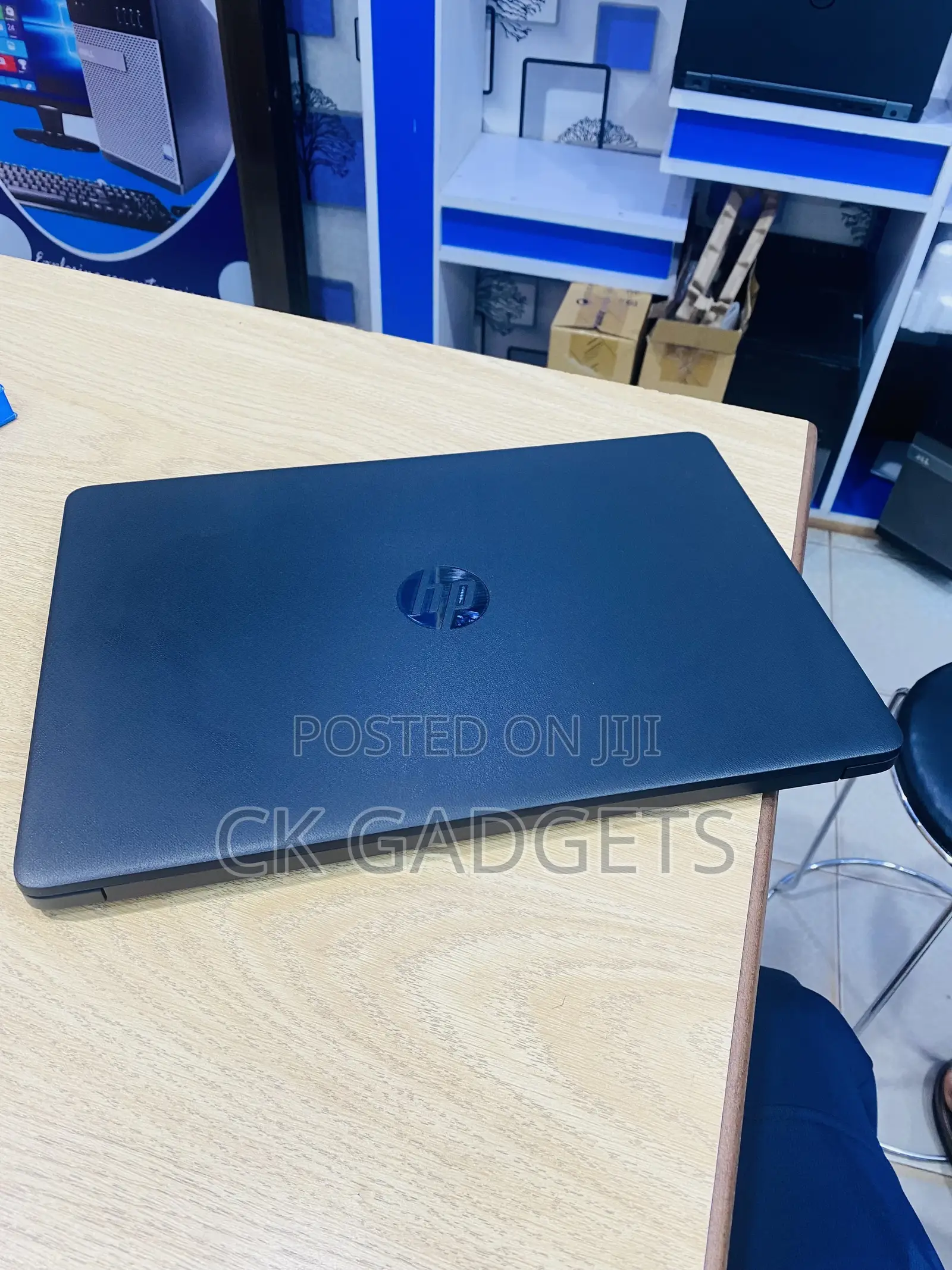 Laptop HP 250 G8 8GB Intel Core I7 HDD+SSD 256GB
