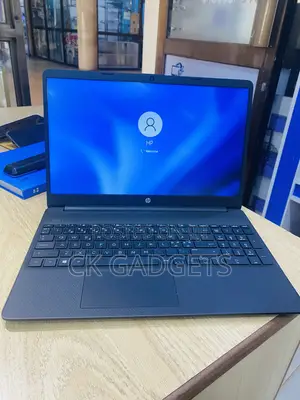 Laptop HP 250 G8 8GB Intel Core I7 HDD+SSD 256GB