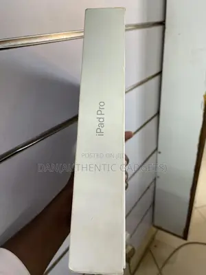 Apple iPad Pro 12.9 (2022) 256 GB Gray