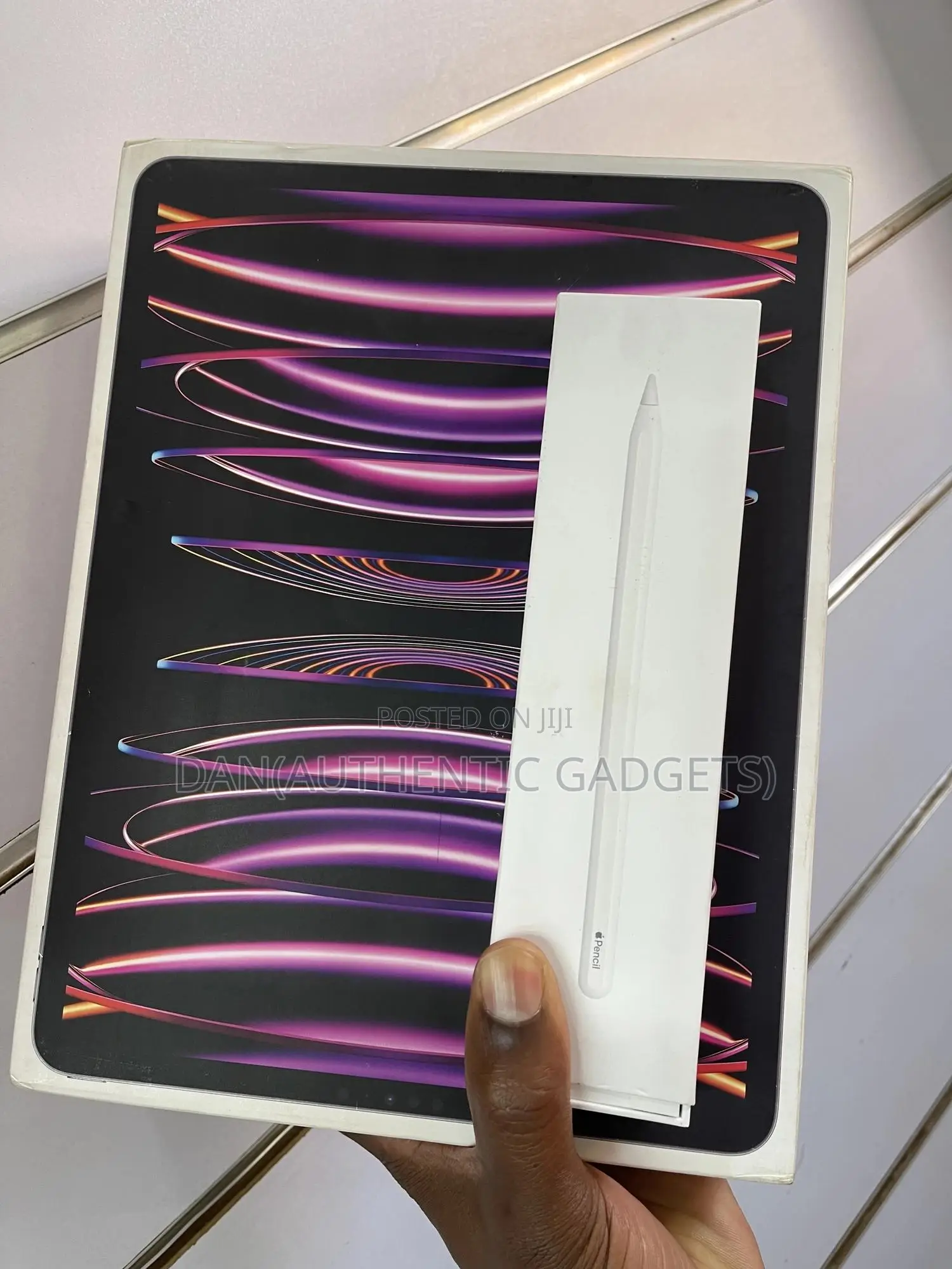 Apple iPad Pro 12.9 (2022) 256 GB Gray