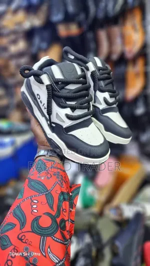Ogiy Black and White Shoes