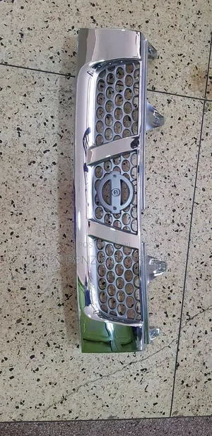 Grill for Nissan Hardbody 2005
