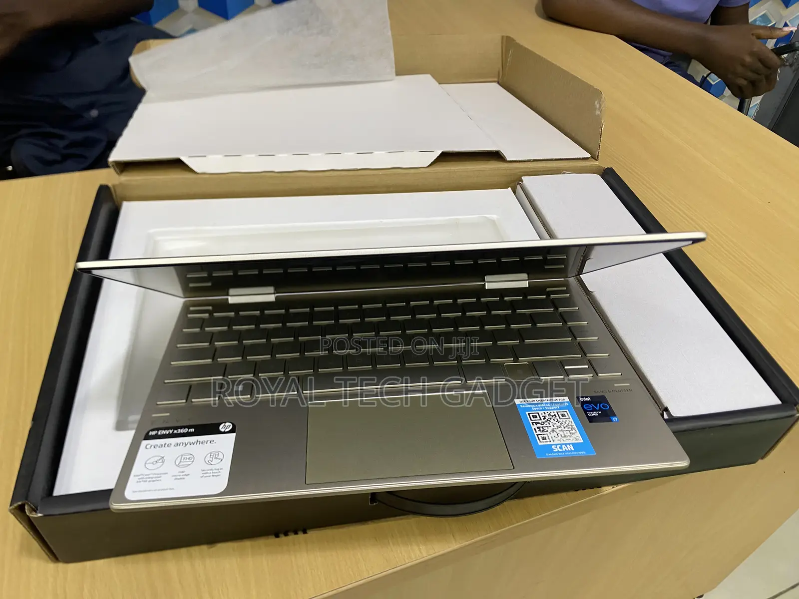 New Laptop HP Envy X360 8GB Intel Core I7 SSD 512GB