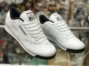 Original Black/White Reebok Classic Sneakers