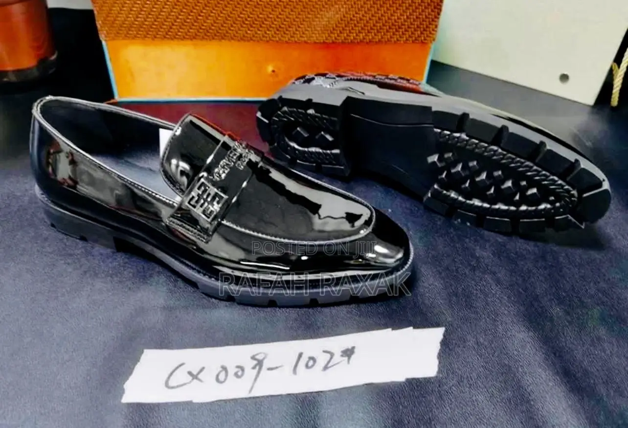 Original Givechy Shinny Mirror Gentle Loafers