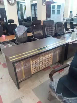 Golden Front Design Table 1.60centmetre