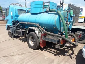 Upper Medium Cesspool Truck Size