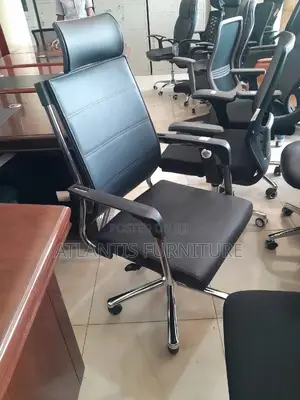 Shining Legs Office Chair